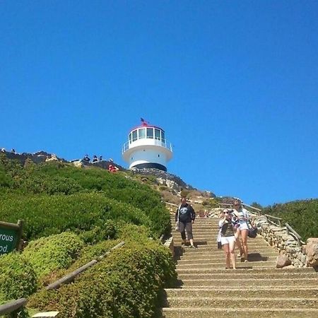 Sunset Haven: Mountain Views & Office Space 开普敦 外观 照片